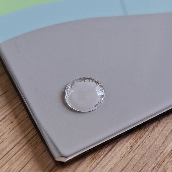 A close up view of a Rollerdog chopping board, showing the silicon foot on the base