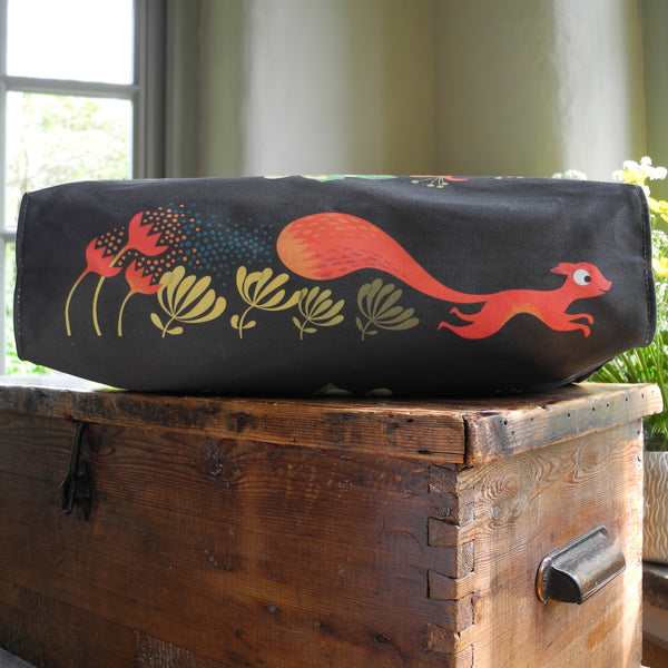 The base of a Flower Bed tote bag